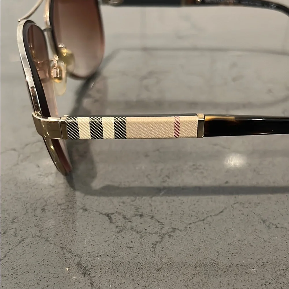 Burberry Gold Aviator Sunglasses - Prescription Lenses - Picture 8 of 12